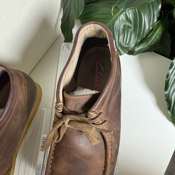 Clarks Men's Brown Chukka Boots - Picture 8 of 8